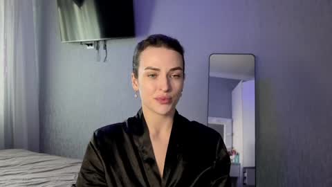 Kira love1 online show from 05-18-26, 12:22