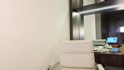 Kira and friends online show from 03-12-26, 09:54