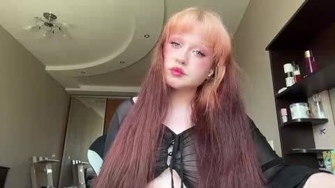 Snapshot of kirakim_love chatting on 05-19-26, 09:48 kirakim_love online show from 05-19-26, 09:48
