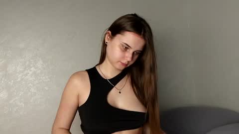 Emily online show from 04-07-26, 11:21