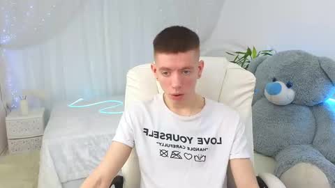    online show from 03-11-25, 07:04