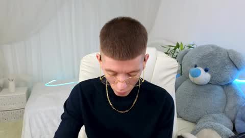    online show from 03-12-25, 06:18