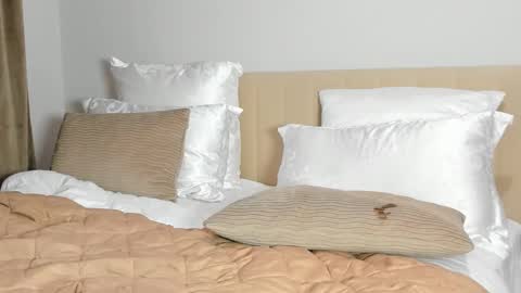 Kira online show from 03-22-26, 08:23