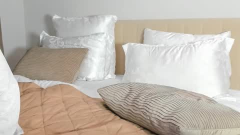 Kira online show from 03-28-26, 08:08