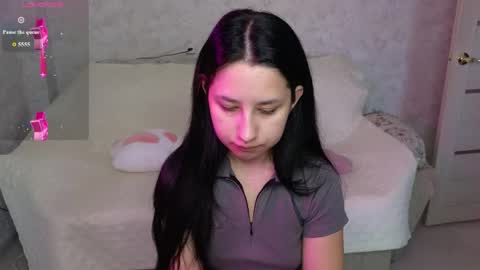 Snapshot of kisses_eva chatting on 05-18-26, 04:18 Hot Eva online show from 05-18-26, 04:18
