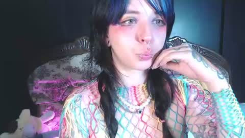 Snapshot of kitsunearineko chatting on 07-04-26, 12:17 Ari Keimiwrights online show from 07-04-26, 12:17
