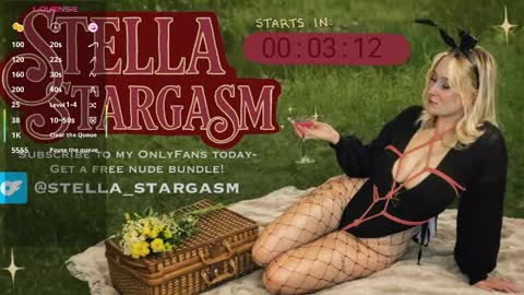 Snapshot of kitten142 chatting on 04-10-26, 08:02 Athena Rose online show from 04-10-26, 08:02