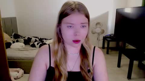 Jennyblonde and Emmabrunette online show from 11-04-25, 12:48