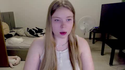 Jennyblonde and Emmabrunette online show from 11-25-25, 04:07