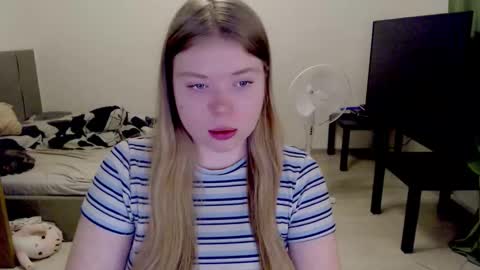 Jennyblonde and Emmabrunette online show from 12-20-25, 12:12