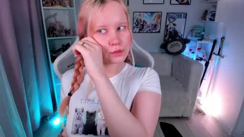 kittenxoann online show from 04-25-26, 05:43