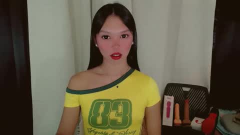 Snapshot of kitteylovesyou chatting on 01-07-26, 09:06 KITTY online show from 01-07-26, 09:06