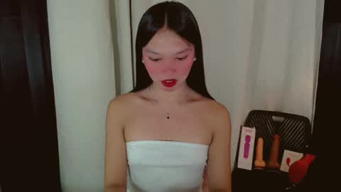 Snapshot of kitteylovesyou chatting on 01-12-26, 08:58 KITTY online show from 01-12-26, 08:58