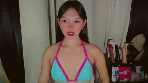 Snapshot of kitteylovesyou chatting on 02-12-26, 09:21 KITTY online show from 02-12-26, 09:21