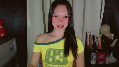 Snapshot of kitteylovesyou chatting on 02-17-26, 08:48 KITTY online show from 02-17-26, 08:48