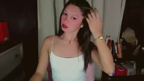 Snapshot of kitteylovesyou chatting on 02-18-26, 08:49 KITTY online show from 02-18-26, 08:49