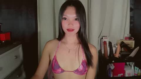 Snapshot of kitteylovesyou chatting on 02-27-26, 12:21 KITTY online show from 02-27-26, 12:21