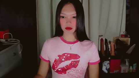 Snapshot of kitteylovesyou chatting on 02-28-26, 06:53 KITTY online show from 02-28-26, 06:53