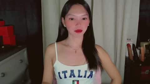 Snapshot of kitteylovesyou chatting on 03-12-26, 08:37 KITTY online show from 03-12-26, 08:37