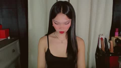 Snapshot of kitteylovesyou chatting on 04-07-26, 12:44 KITTY online show from 04-07-26, 12:44