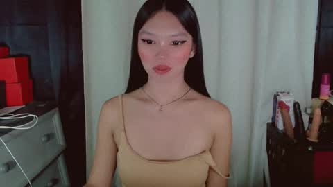 Snapshot of kitteylovesyou chatting on 04-14-26, 09:21 KITTY online show from 04-14-26, 09:21