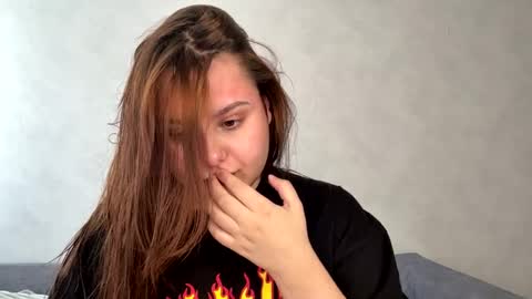 Ellaiza online show from 04-23-26, 10:47