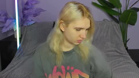 Snapshot of kitty_blondy chatting on 04-07-26, 04:24 kitty blondy online show from 04-07-26, 04:24