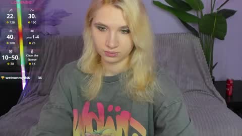 Snapshot of kitty_blondy chatting on 04-09-26, 02:44 kitty blondy online show from 04-09-26, 02:44