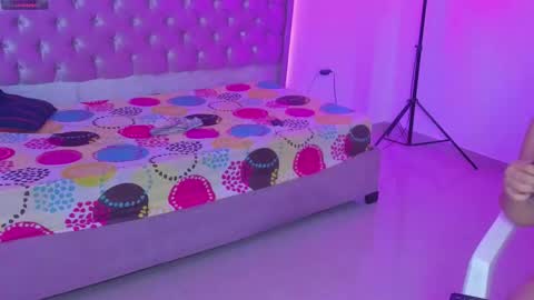 kitty_violet11 online show from 02-13-26, 05:03