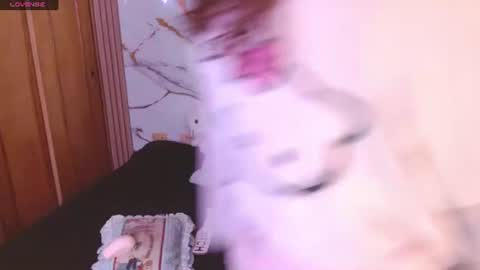 Snapshot of kittycatw chatting on 07-14-26, 10:21 LAURA help me reach 100likes online show from 07-14-26, 10:21