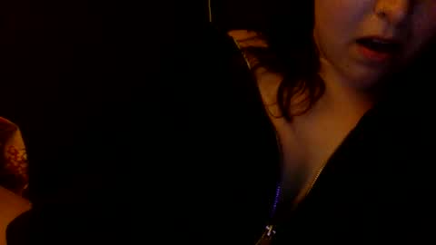 kitty online show from 11-27-25, 08:33