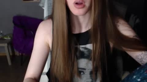 KittyloveMoon online show from 06-15-26, 08:22