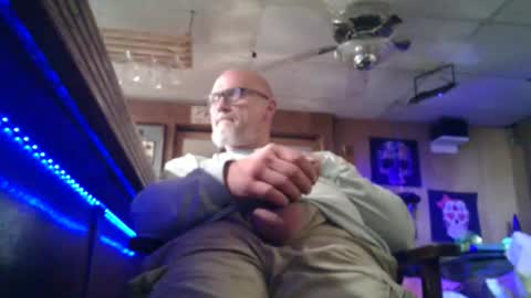 Snapshot of kleeeen chatting on 04-12-26, 10:31 MrKleeen online show from 04-12-26, 10:31