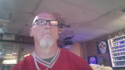 Snapshot of kleeeen chatting on 04-26-26, 08:12 MrKleeen online show from 04-26-26, 08:12