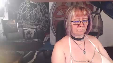 Snapshot of kleiner_teufel chatting on 06-02-26, 06:10 Michelle online show from 06-02-26, 06:10