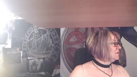 Snapshot of kleiner_teufel chatting on 06-04-26, 06:14 Michelle online show from 06-04-26, 06:14