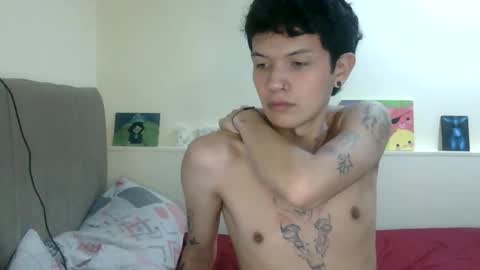 Snapshot of koiseraphin chatting on 06-10-26, 07:02 Jacob and Victoria online show from 06-10-26, 07:02