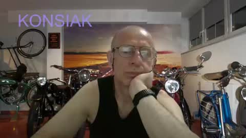 Komsiak online show from 06-25-26, 09:52