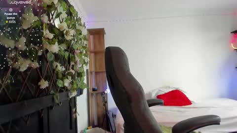 Snapshot of kora_red999 chatting on 02-10-26, 01:37 Kora Red online show from 02-10-26, 01:37