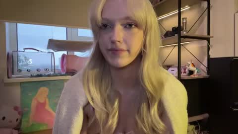 Snapshot of kortneyhiedeman chatting on 06-11-26, 06:28 Ariela online show from 06-11-26, 06:28