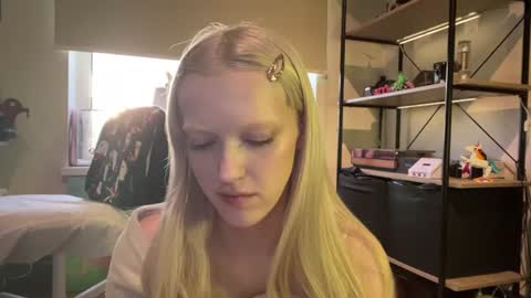 Snapshot of kortneyhiedeman chatting on 06-18-26, 06:45 Ariela online show from 06-18-26, 06:45