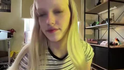 Snapshot of kortneyhiedeman chatting on 06-22-26, 07:11 Ariela online show from 06-22-26, 07:11