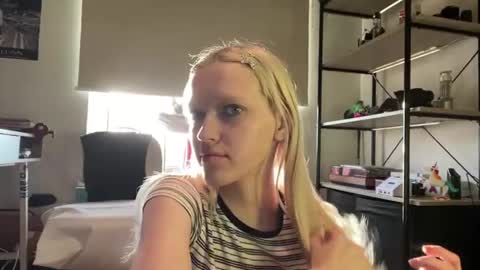 Snapshot of kortneyhiedeman chatting on 06-29-26, 06:19 Ariela online show from 06-29-26, 06:19