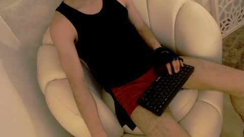Snapshot of kreyikoz chatting on 06-12-26, 11:57 kreyikoz online show from 06-12-26, 11:57