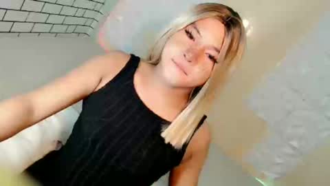 Snapshot of krezikeed chatting on 02-07-26, 01:42 krezikeed online show from 02-07-26, 01:42