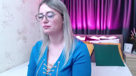 Snapshot of kriiskiss chatting on 04-16-26, 02:18 Kriss online show from 04-16-26, 02:18