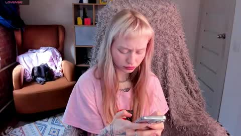 Snapshot of kris_grant chatting on 04-12-26, 10:31 kris_grant online show from 04-12-26, 10:31