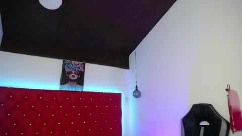 kriss_sweetboobs online show from 05-12-26, 12:57