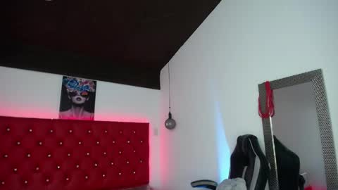 kriss_sweetboobs online show from 05-18-26, 11:16