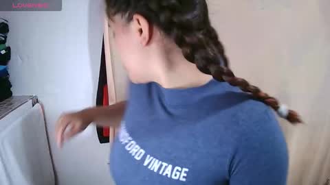 krissone online show from 02-12-26, 08:37